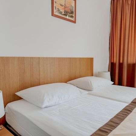 Motel Ljetni Raj Baška Voda Buitenkant foto
