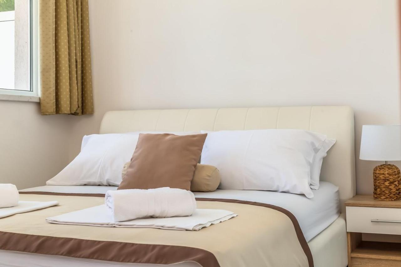 Motel Ljetni Raj Baška Voda Buitenkant foto