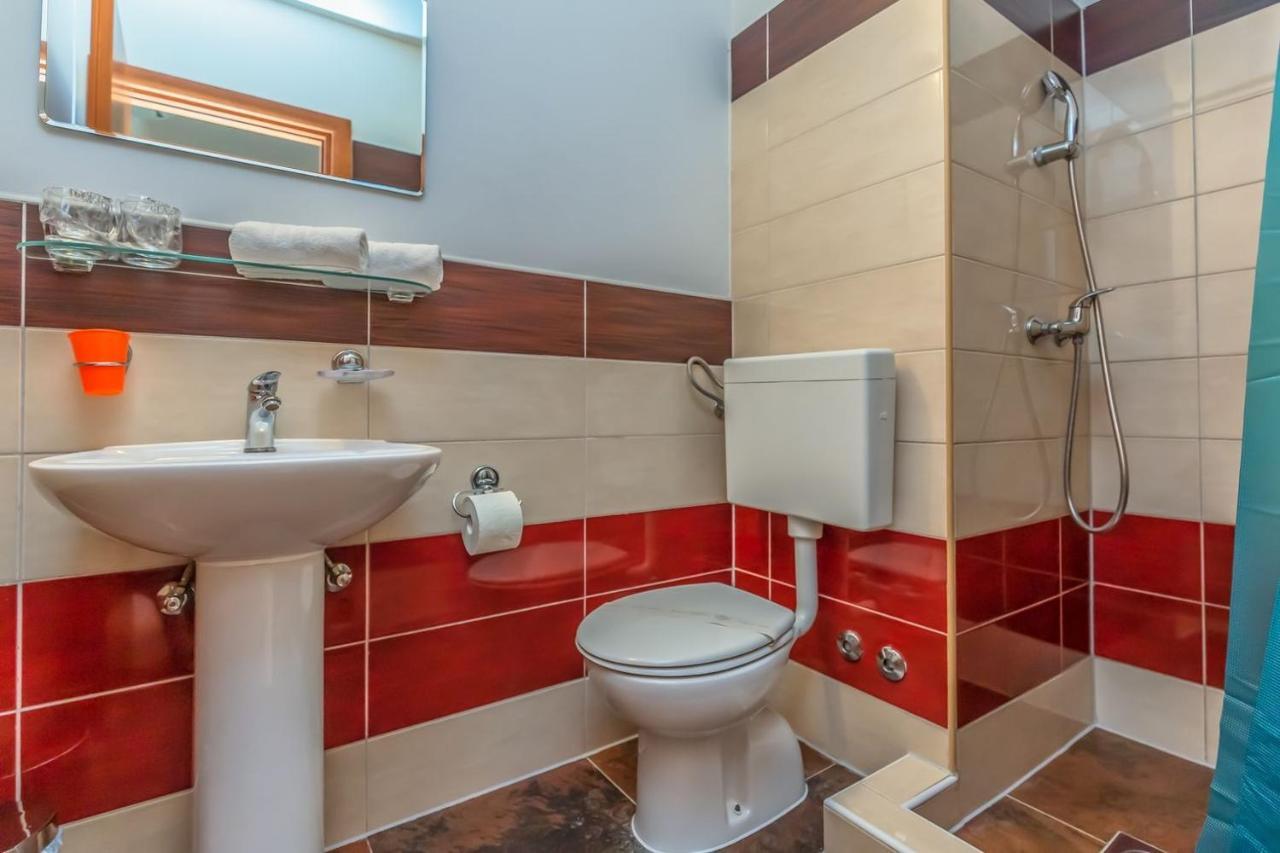 Motel Ljetni Raj Baška Voda Buitenkant foto
